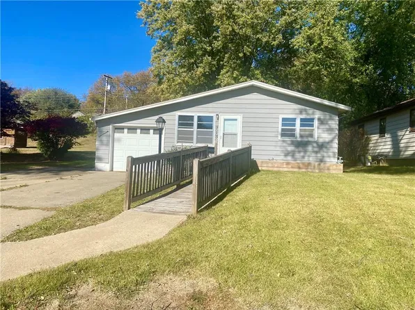 713 Logan St, Saint Joseph, MO 64505