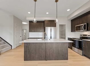 38 E Waterford Mews, Chestermere, AB T1X3B6