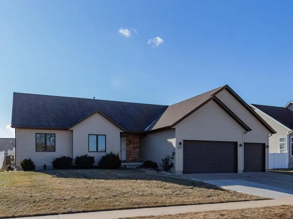 908 17th Ave, Silvis, IL 61282