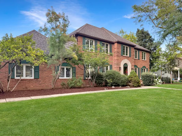 507 E Bauer Rd, Naperville, IL 60563