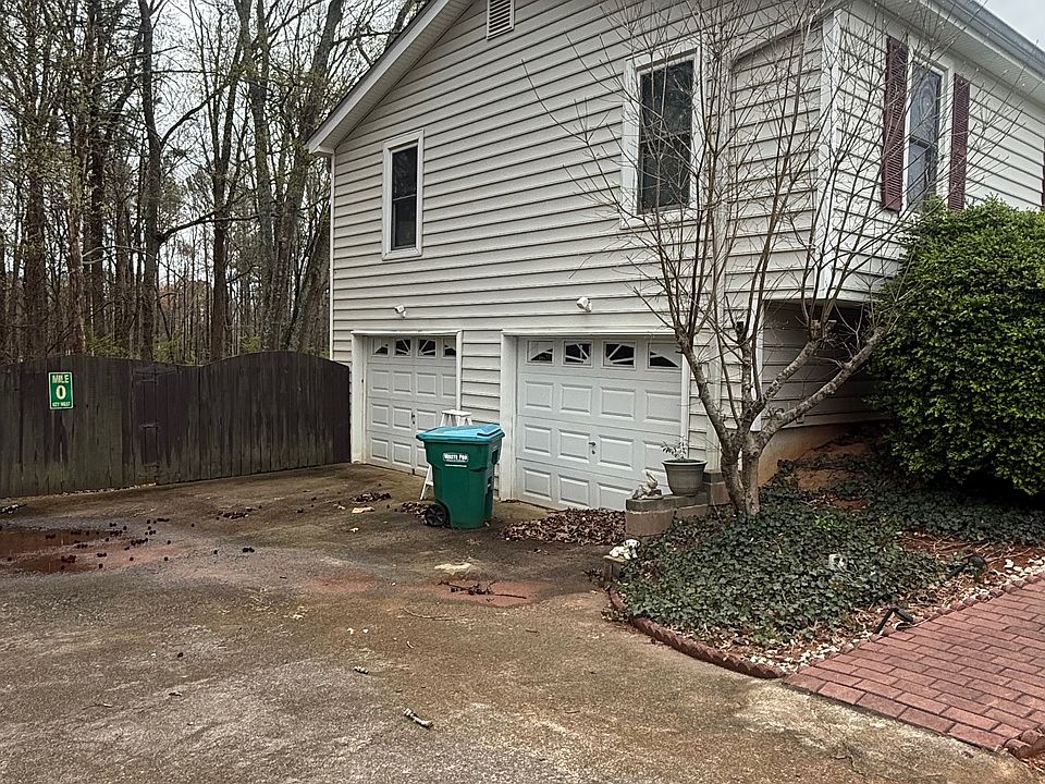 2nd image of 1320 Toonigh Rd