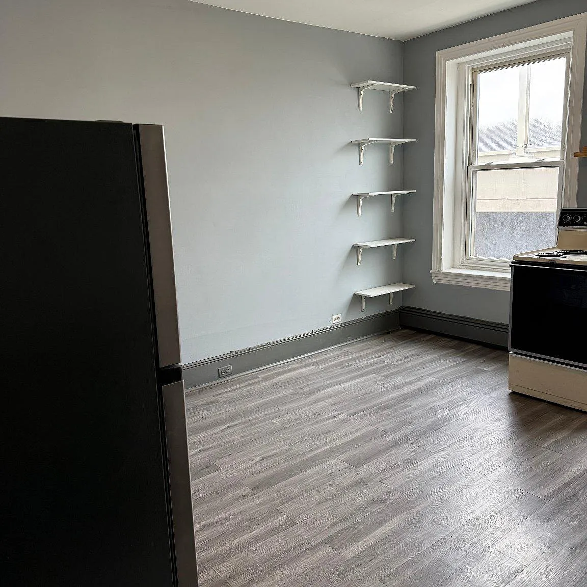 2 bed, 1.0 bath, 800 sqft, $1,575 — Photo 3