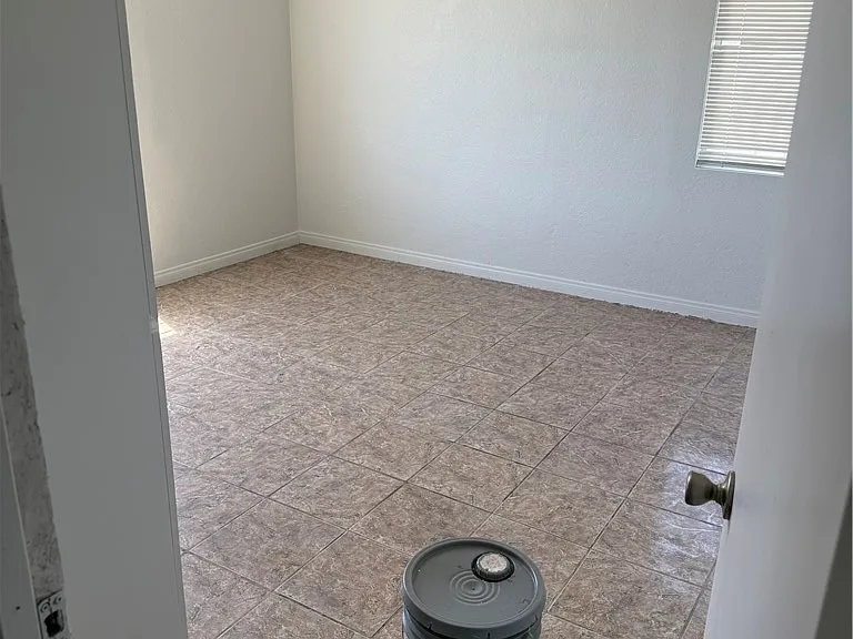 530 E Oakey Blvd #C — Photo 3