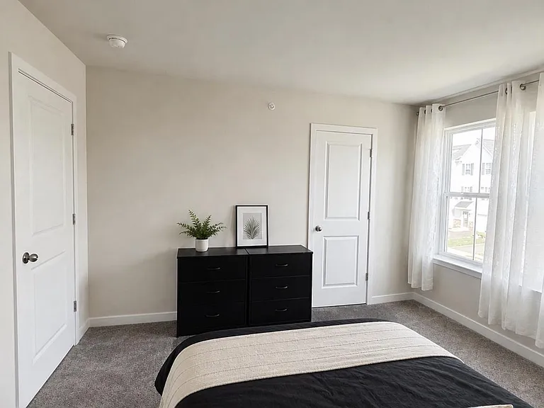 4913 Brookside Ct — Photo 32