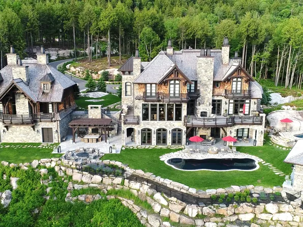 905 Chem Des Skieurs, Mont Tremblant, QC J8E 3M8
