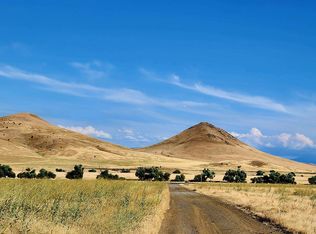 Ager Rd, Montague, CA 96064