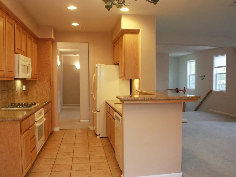 3754 Central Pkwy — Photo 18