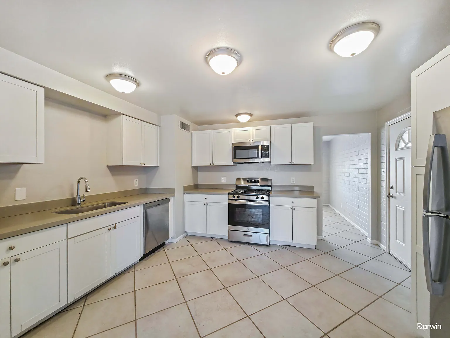 3 bed, 2.0 bath, 1310 sqft, $1,645 — Photo 4