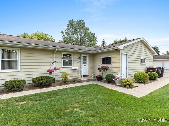 2nd image of 5117 Southglow Ct SE