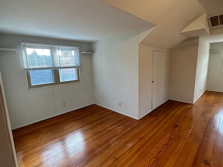 3468 Mayfair Ave — Photo 11