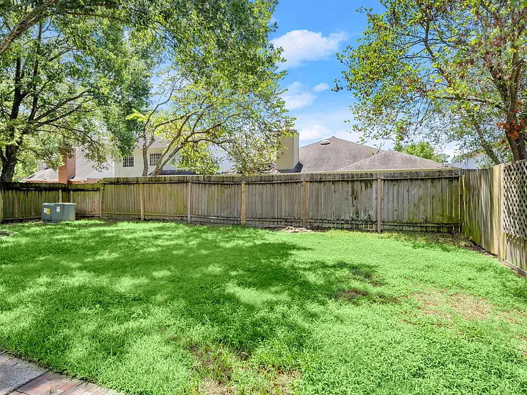 16014 Lakestone Dr — Photo 22