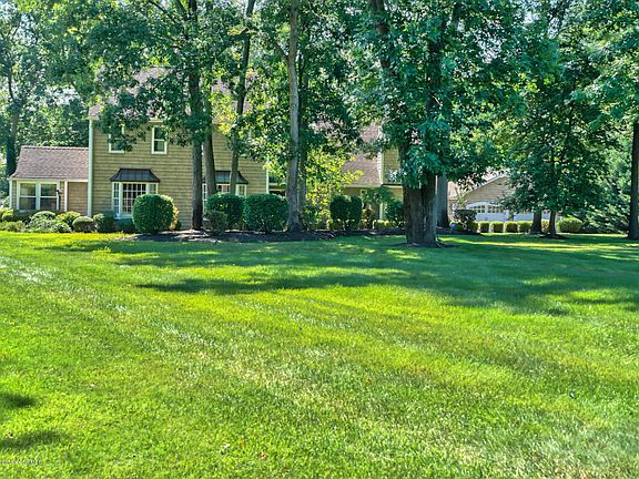 3rd image of 520 Eagle Point Dr