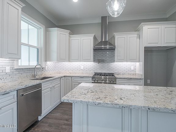 5th image of 113 Driftwood Dr