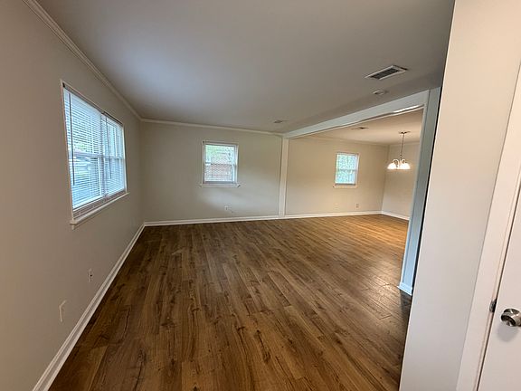 5th image of 313 Kingston Rd