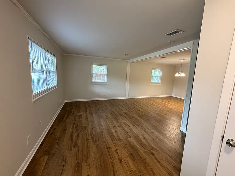 313 Kingston Rd — Photo 11