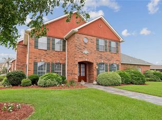 2 Squirewood Ct, Harvey, LA 70058