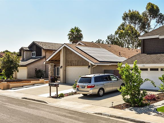 3rd image of 13015 Entreken Ave