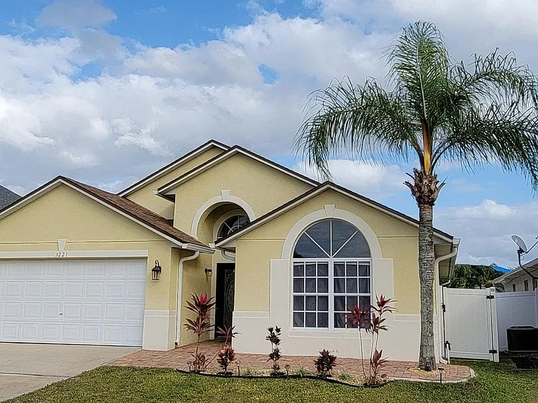 3221 Abiaka Dr — Photo 1