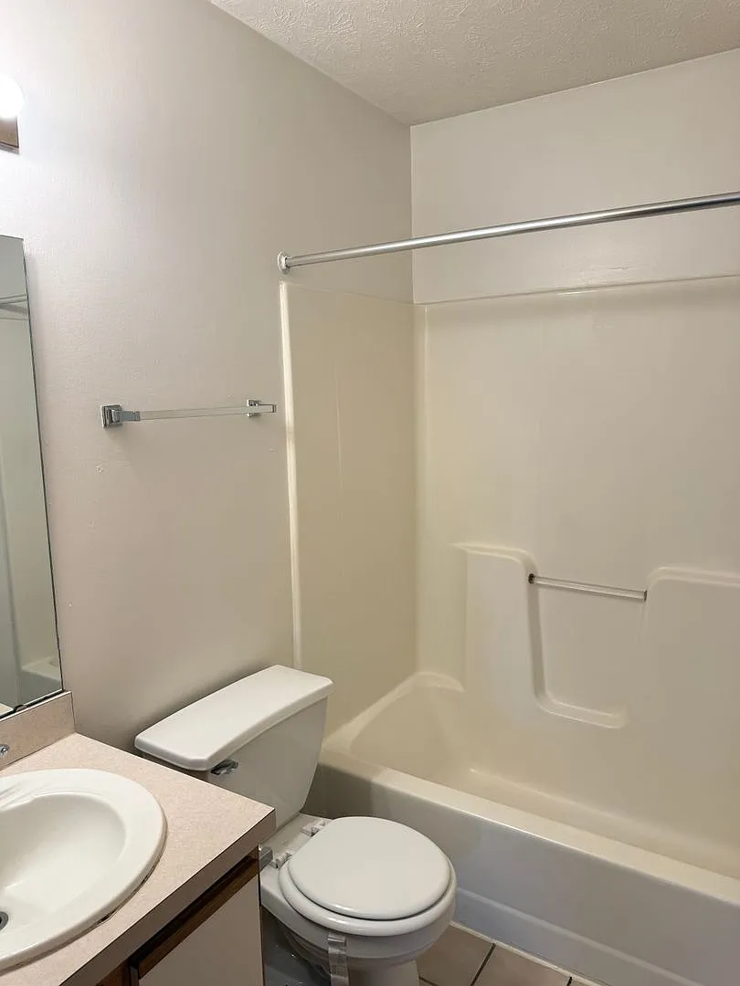 3140 NW 7th St Duplex — Photo 3