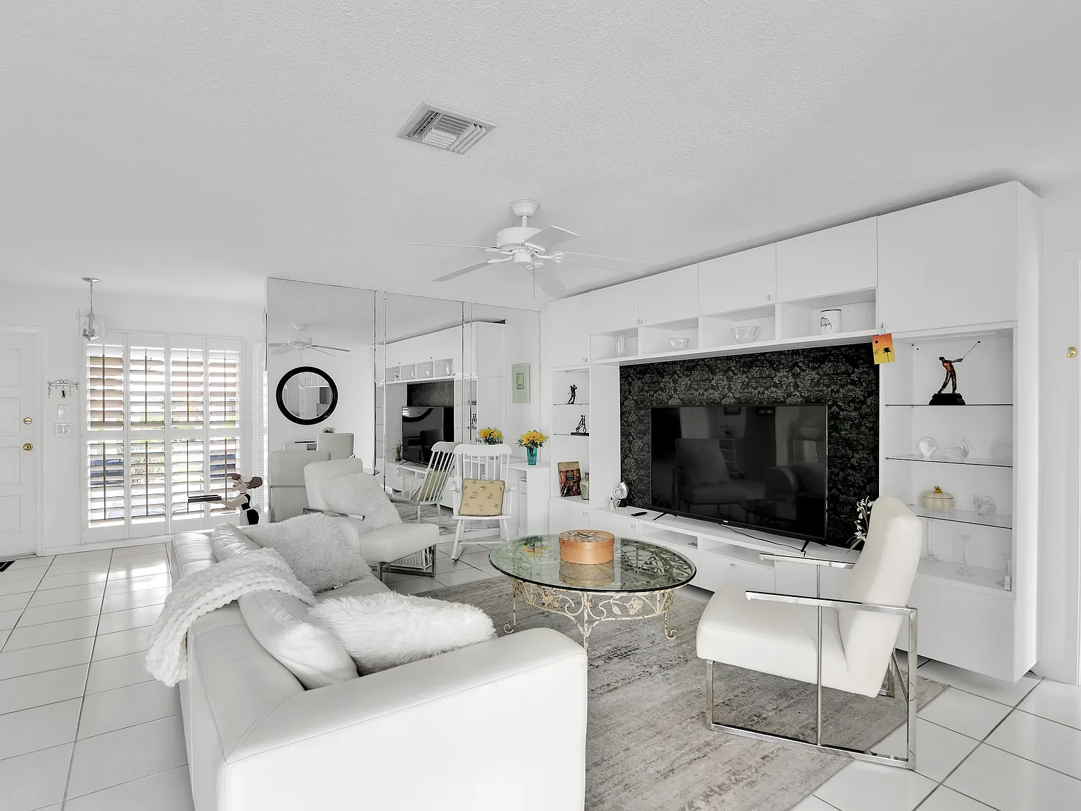 3 bed, 2757 sqft, $4,200 — Photo 3