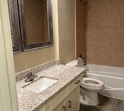 3rd image of 3706 Glenwood Springs Dr