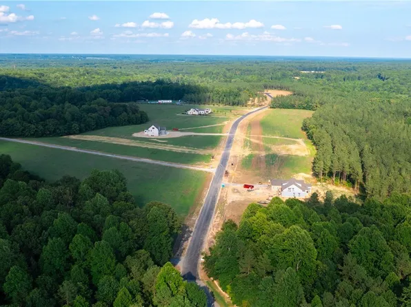 8287 Mount Eagle Rd, Ashland, VA 23005