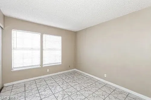 3 bed, 2.0 bath, 1645 sqft, $1,175 — Photo 2
