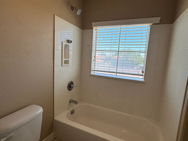 1143 E Cedar St — Photo 10