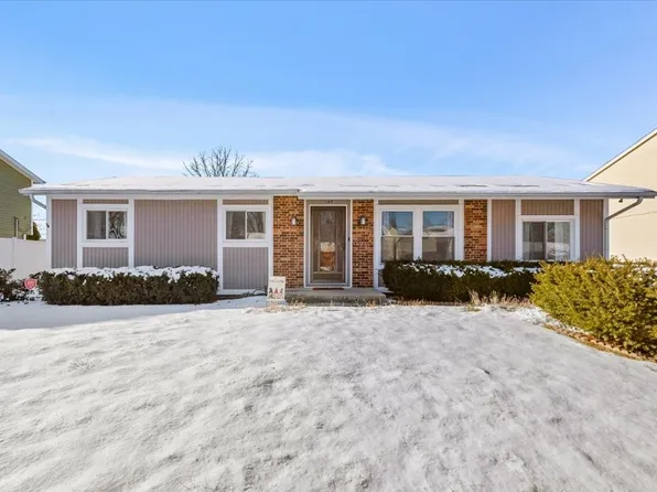 145 Monterey Dr, Bolingbrook, IL 60440