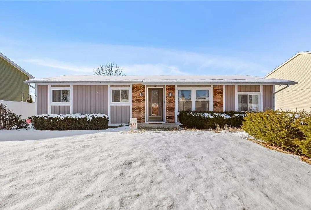 145 Monterey Dr photo 1