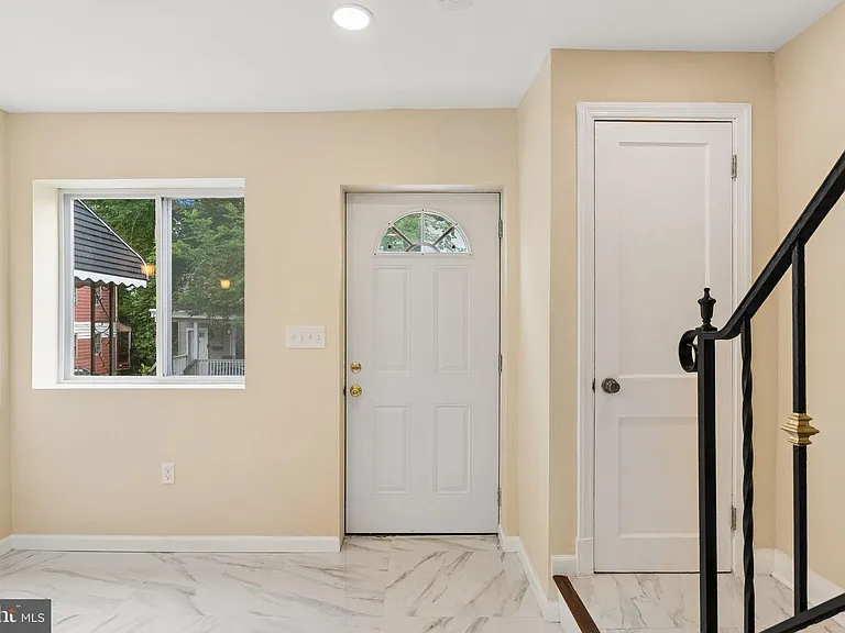 4706 Alhambra Ave — Photo 3