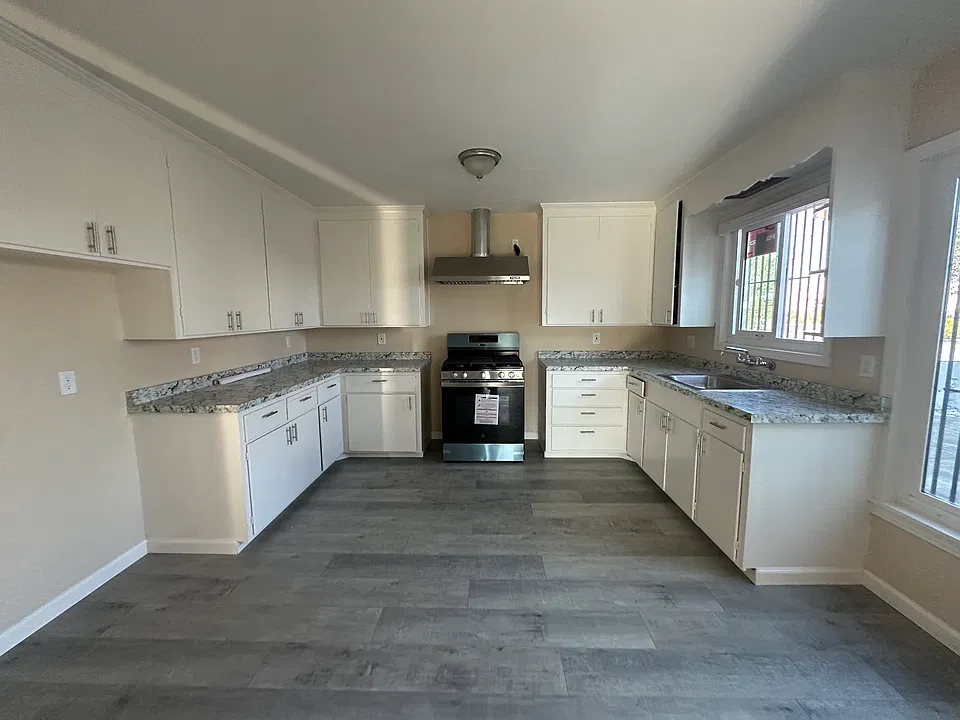 3 S Wood St