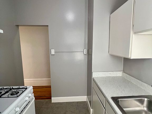 5th image of 955 Pine St APT 32
