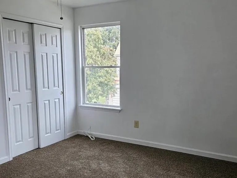 525 & 527 Asbury Ave #B — Photo 7