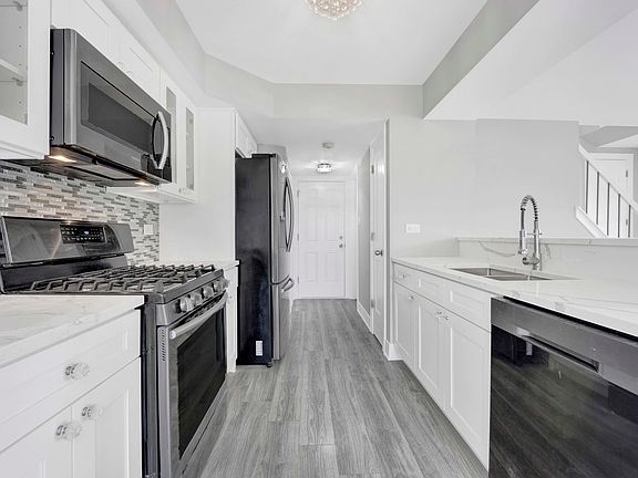 5th image of 16114 Creekmont Ct