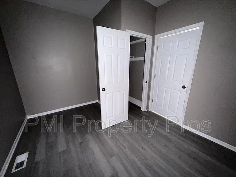 1943 N 38th St — Photo 11