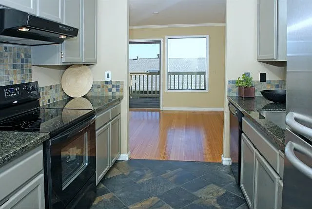 55 Laurel Dr photo 1