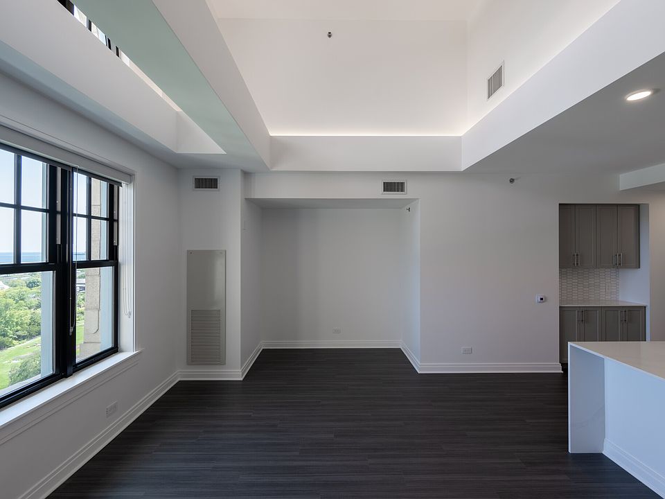 1st image of 2333 N Lincoln Park W #503