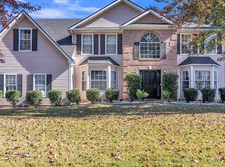 902 Deshon Creek Dr, Lithonia, GA 30058