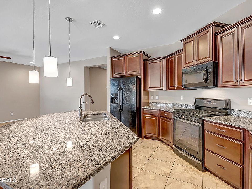 2nd image of 17836 W SHERMAN Street