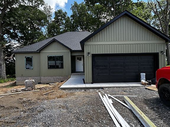 2nd image of 1252 Vickie Ln