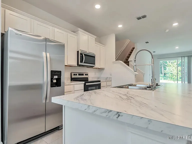8341 Asteroid St #8341 — Photo 6