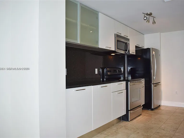 3339 Virginia St #207 — Photo 16