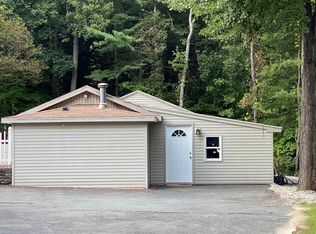 130 Mountain Rd #B, Wilbraham, MA 01095