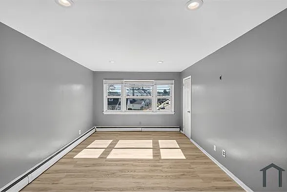 217 Orange Ave #2R — Photo 7