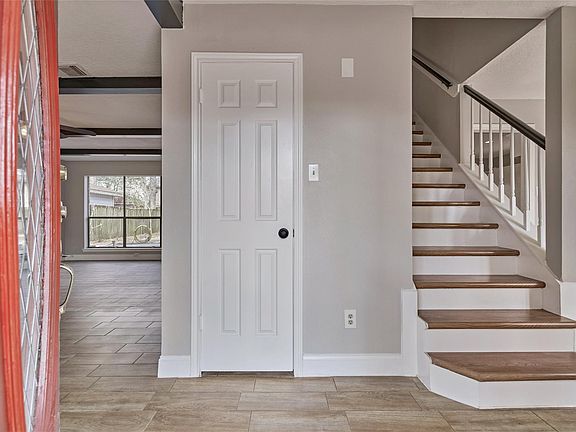 5th image of 2419 Brookdale Dr