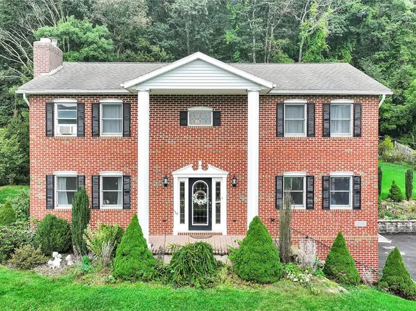 170 W White Bear Dr, Summit Hill, PA 18250