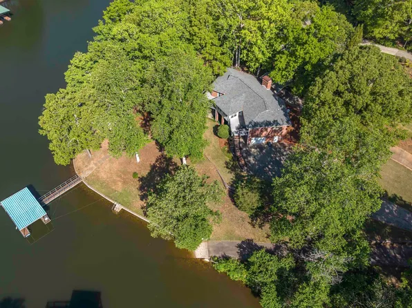 396 Pam St, Wedowee, AL 36278