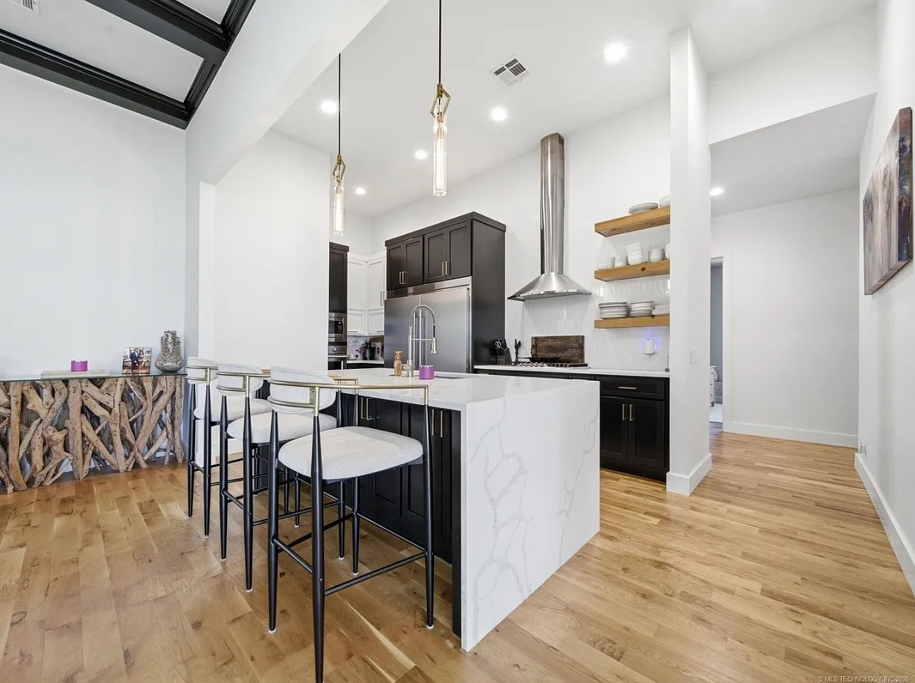 4 bed, 2315 sqft, $3,600 — Photo 4