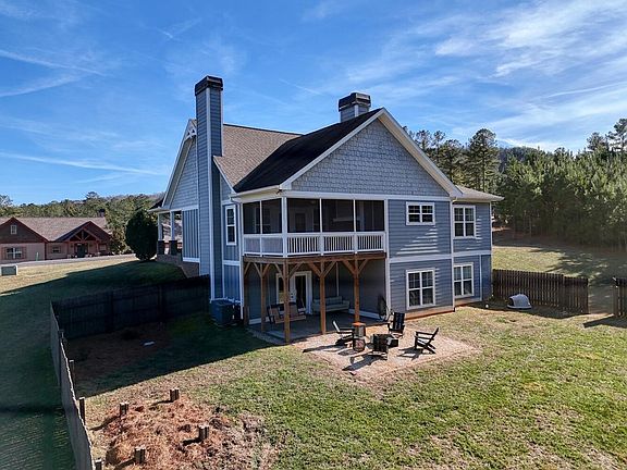 2nd image of 161 Loop Ln